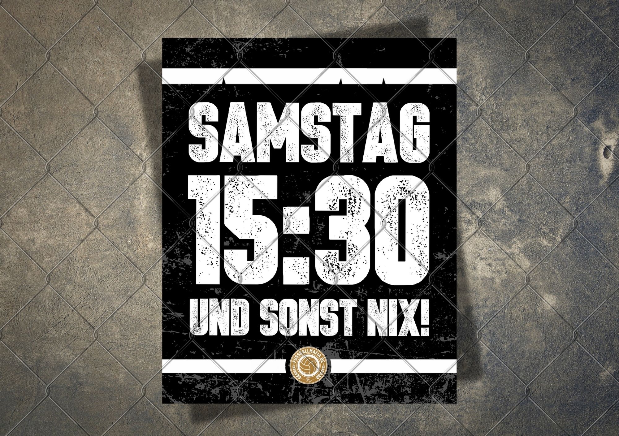 Sticker „Samstag 15:30 – und sonst nix“ im Ultra-Style, schwarzer Hintergrund, Used-Look – Fußball Tradition Aufkleber.